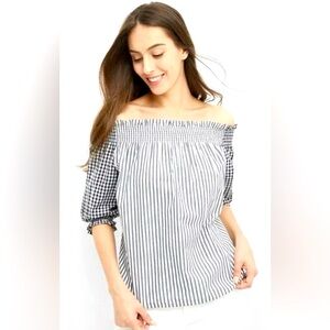 GAP off the shoulder gray/white stripe body sleeve shirt great condition NWOT